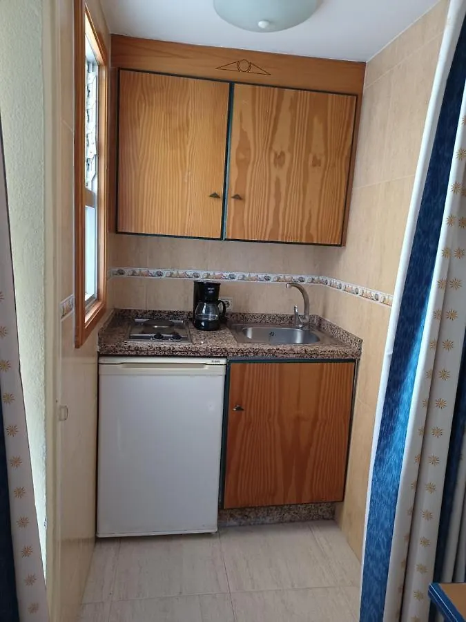 Apartment Primera Linea De Playa Y Vista Al Mar En Pyr Fuengirola Estudio Spain